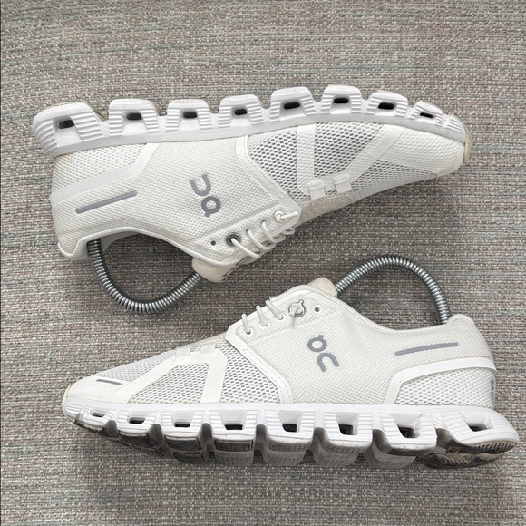 On Cloud 5 Running Shoes Sneakers in White Women’s Size 7 - Picture 5 of 8